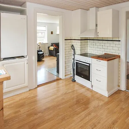 Stunning In Sams With 3 Bedrooms Holiday home Onsbjerg